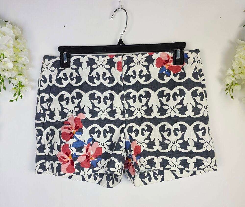 Ann Taylor LOFT Shorts Size 8 Gray White Floral Scroll Preppy Coastal Summer
